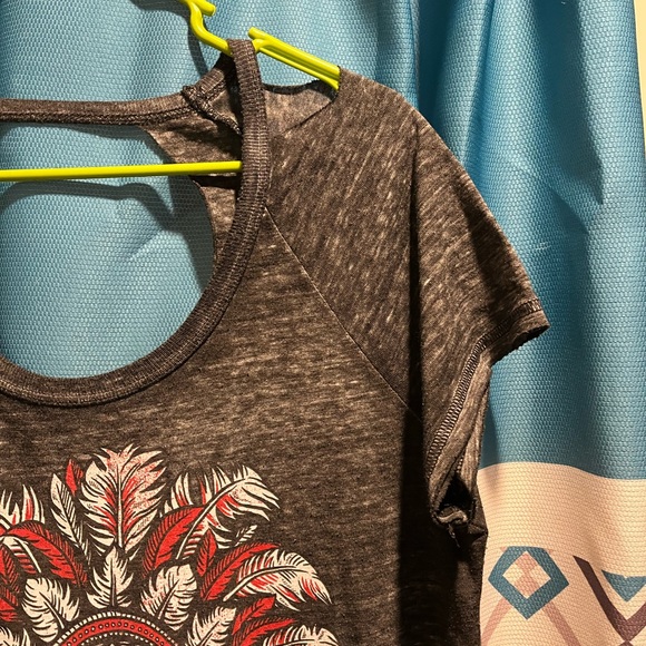 Secret Artist Cutout Tee - Picture 4 of 8